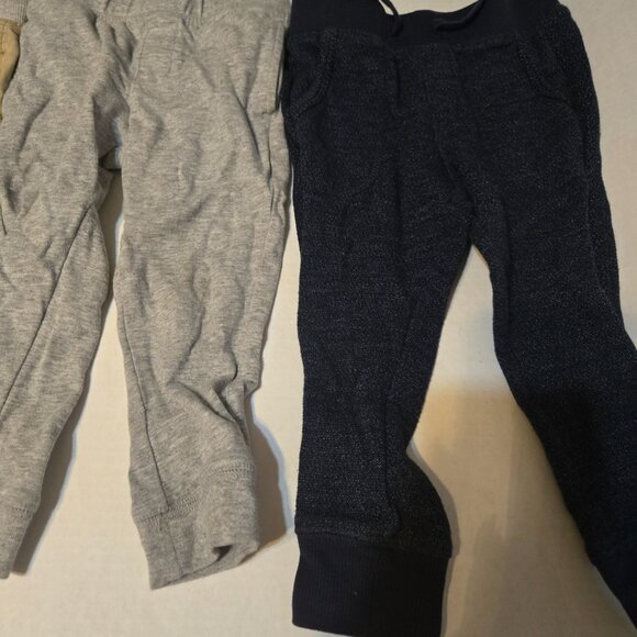 2T 3 pairs boys/toddler pants - Picture 3 of 4